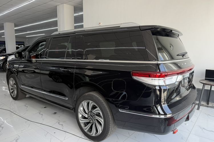 Used Lincoln Navigator 