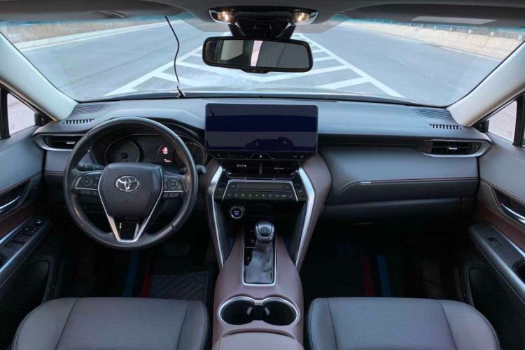 Used Toyota Harrier 2022 2.0L CVT Two-Wheel Drive Deluxe Edition
