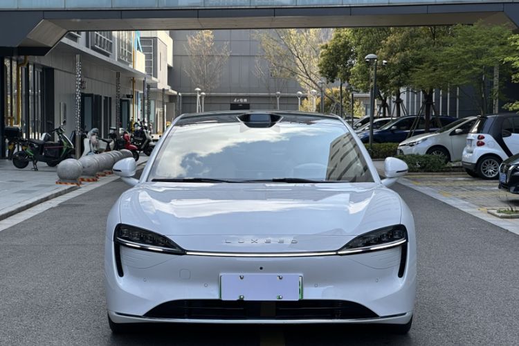 Used Hima Luxeed S7 2025 855 km Max