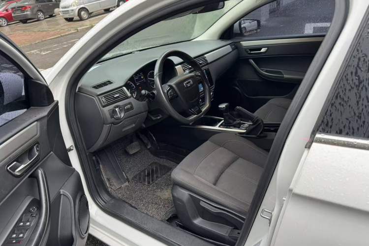 Used Qoros 3 2016 Sedan 1.6L Automatic ZhiNeng Model