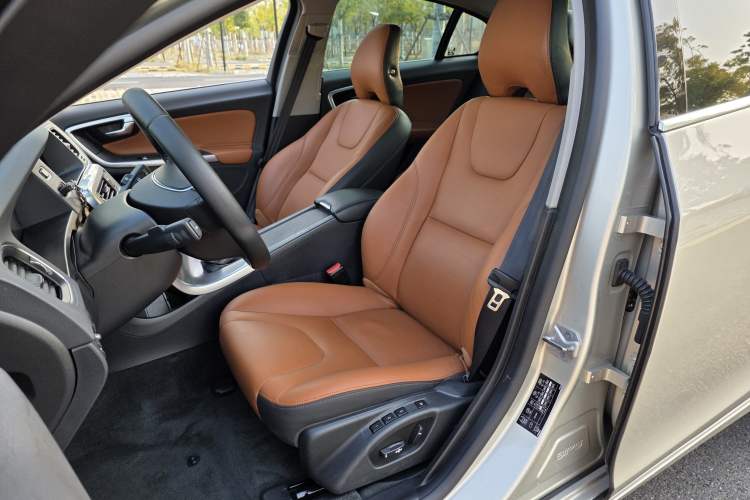 Used Volvo S60 2018 S60L T3 Smart Progress Edition
