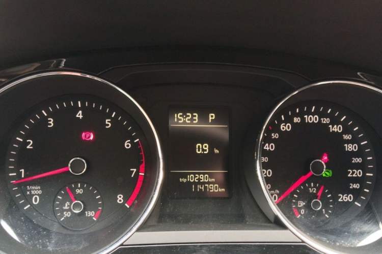 Used Volkswagen Sagitar 2017 230TSI Automatic Comfort Version
