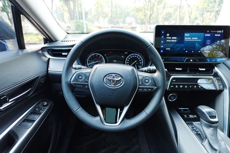 Used Toyota Harrier 2022 2.0L CVT Two-Wheel Drive Deluxe Edition Interior 3