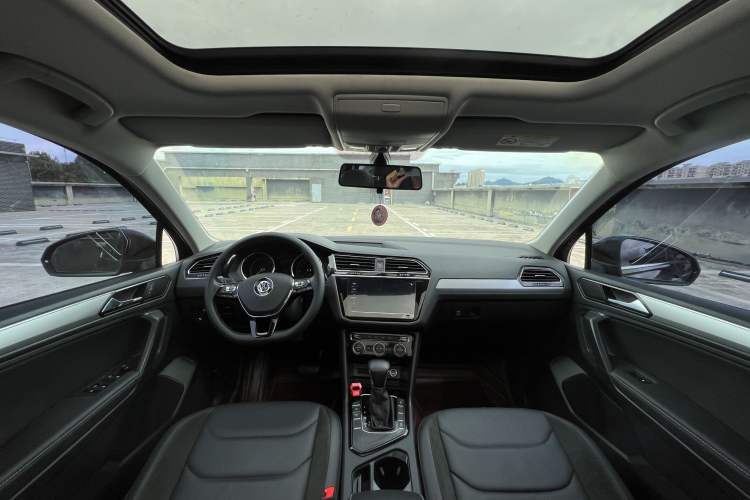 Used Volkswagen Tiguan L 2019 Updated Version 330TSI Automatic Two-Wheel Drive Panoramic Comfort Edition China VI Standard