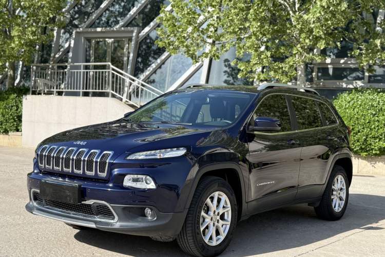Used Jeep Cherokee 2016 2.4L Professional Smart Version