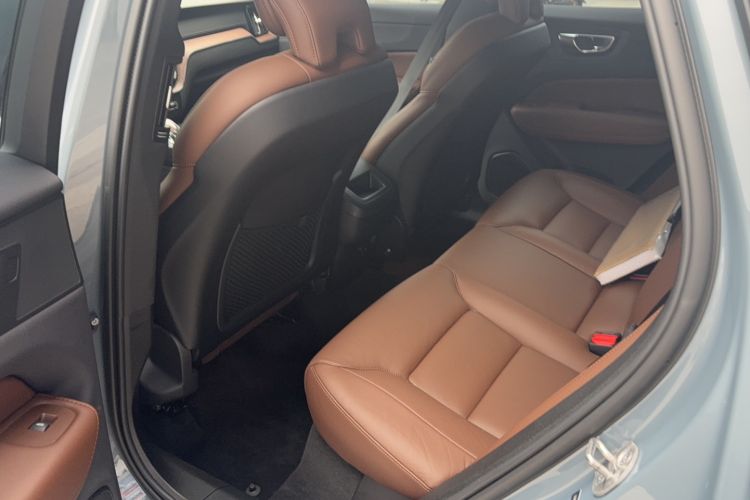 Used Volvo XC60 2023 B5 4x4 Smart Luxury Edition
