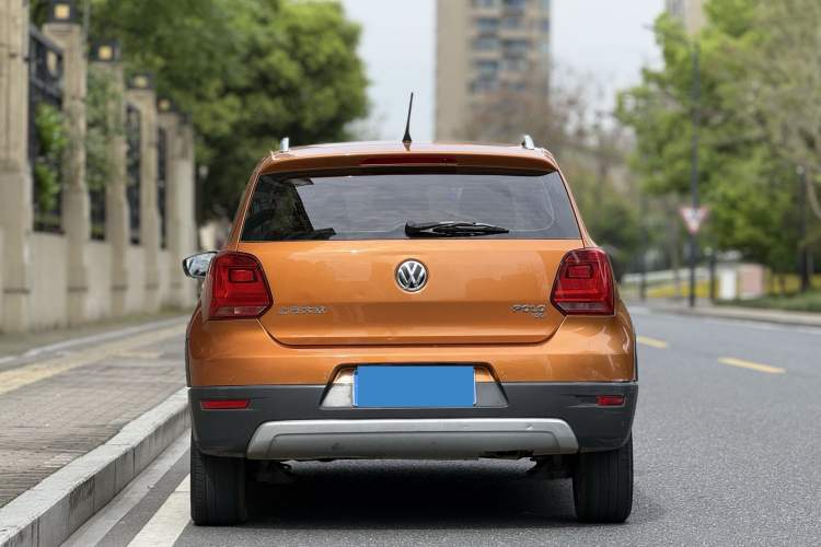 Used Volkswagen Polo 2016 1.6L Cross Polo Automatic Exterior 10