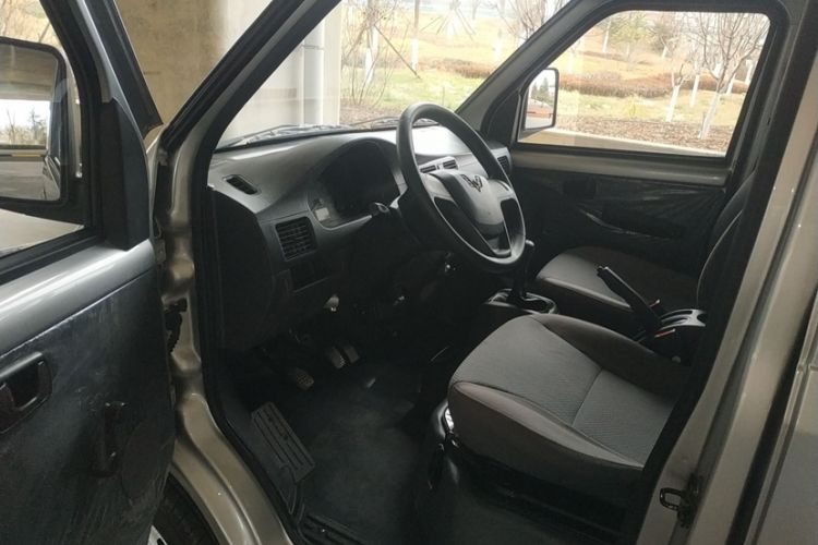 Used Wuling Rongguang Small Truck 2023 1.5L Double-Cab LAR