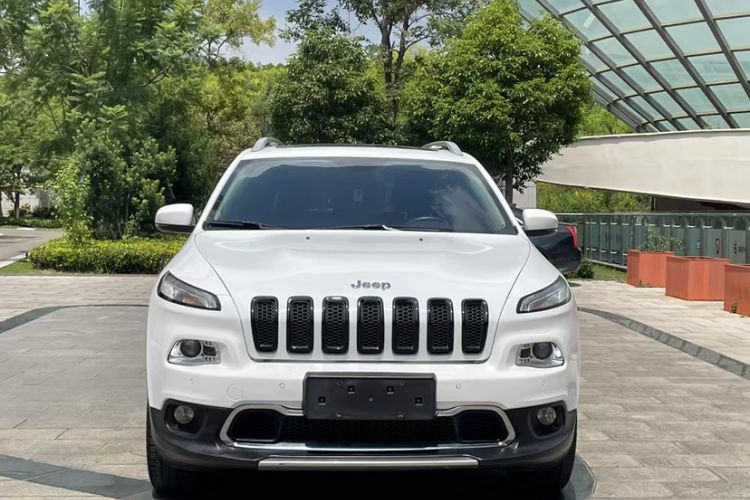 Used Jeep Cherokee 2016 2.4L Professional Smart Version