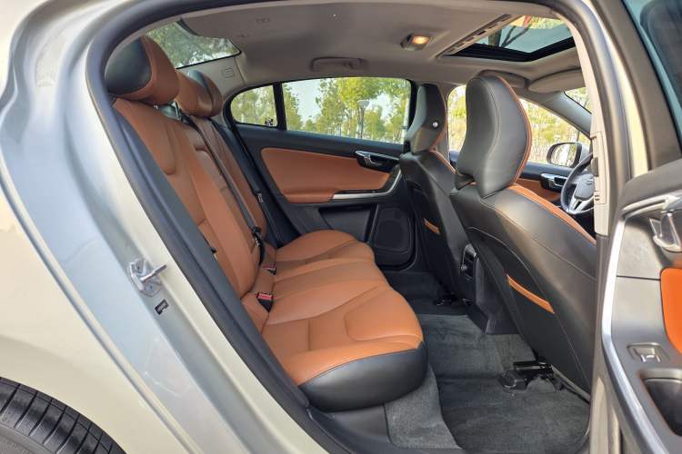 Used Volvo S60 2018 S60L T3 Smart Progress Edition
