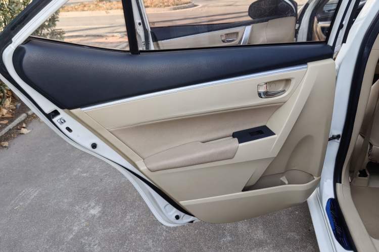 Used Toyota Corolla 2014 1.6L Manual GL