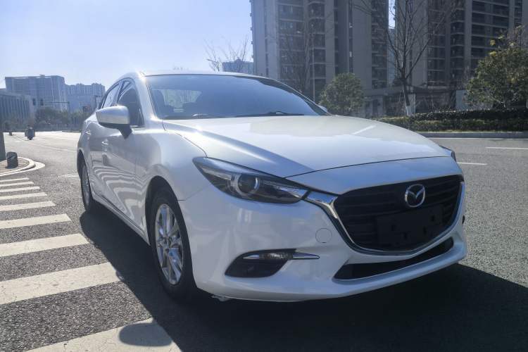 Used Mazda Mazda 3 Axela 2017 Sedan 1.5L Automatic Luxury Model China VI Standard
