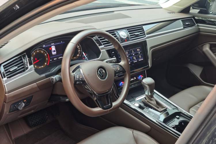 Used Volkswagen Phideon 2021 380TSI Luxury Edition Interior 5