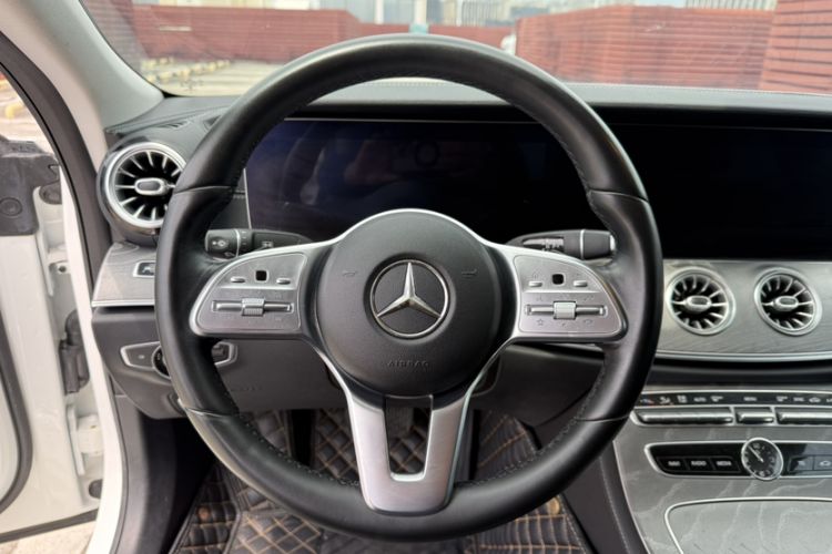 Used Mercedes-Benz CLS 2018 CLS 300 Luxury Model Interior 2