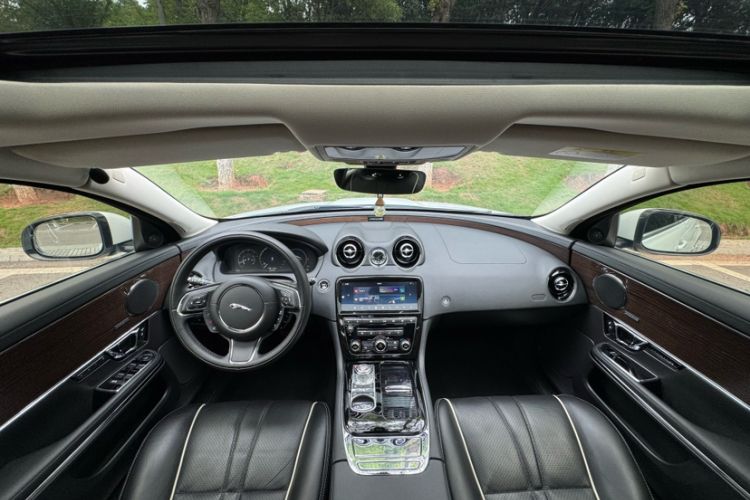 Used Jaguar XJ 2018 XJL 3.0 SC Four-Wheel Drive Panoramic Business Edition