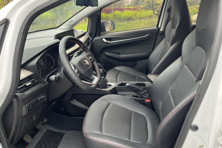 Used Livan X3 PRO 2022 1.5L Manual Little Cutie
