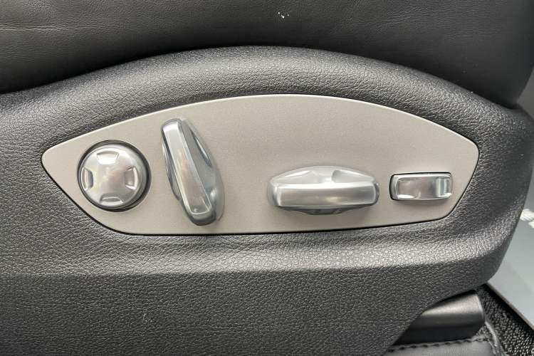 Used Porsche Macan 2024 Macan 2.0T