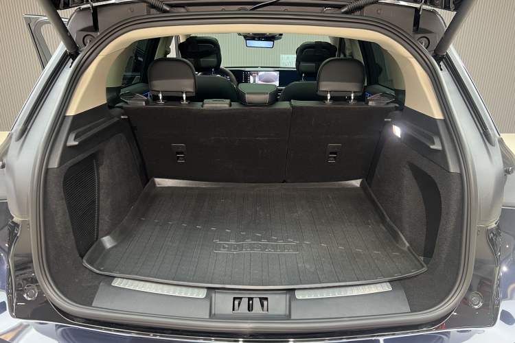 Used Lincoln Corsair 2024 1.5T Two-Wheel Drive Deluxe Hybrid Version Exterior 2