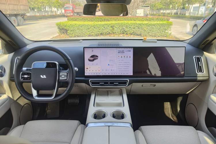 Used Li Auto L6 2025 Max Smart Refresh Edition
