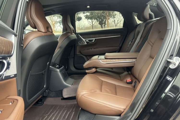 Used Volvo S90 New Energy 2025 Plug-in Hybrid Four-Wheel Drive Long-Range Luxury Smart Edition