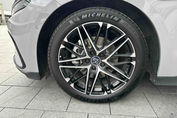 Used BYD Han 2025 EV Intelligent Driving Version 701KM Prestige Model
