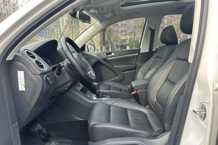 Used Volkswagen Tiguan 2015 1.8TSI Automatic All-Wheel-Drive Luxury Model
