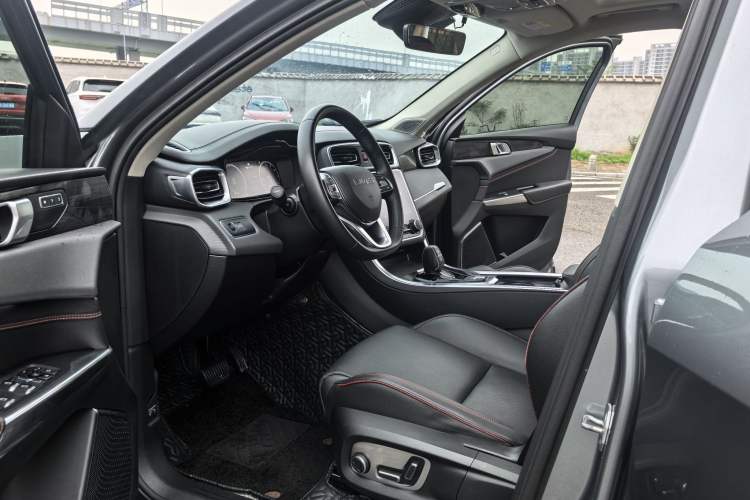 Used Lynk & Co 01 2019 2.0T Two-Wheel Drive Zhaopu Version China VI Standard Interior 2