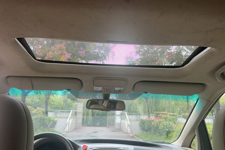 Used BYD M6 2013 2.4L Manual Luxury Model
