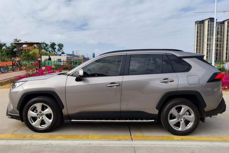 Used Toyota RAV4 2020 2.0L CVT Two-Wheel Drive Fashion PLUS Edition
