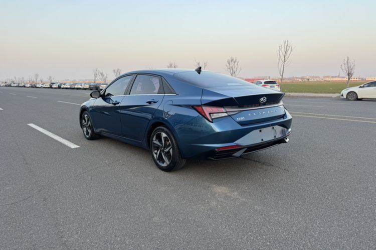 Used Hyundai Elantra 2021 1.5L CVT LUX Prestige Edition
