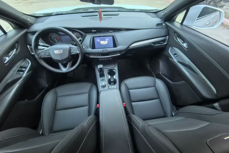 Used Cadillac XT4 2018 28T Two-Wheel Drive Leading Version Interior 1