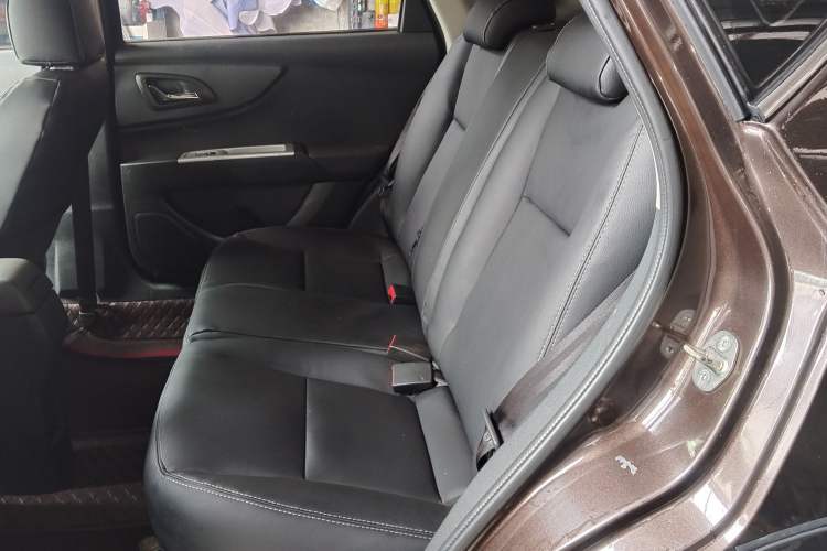 Used Dongfeng Aeolus AX3 2016 1.5L Manual ZhiKu Model
