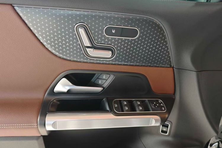 Used Mercedes-Benz GLB 2024 GLB 220 Fashion Model Interior 6