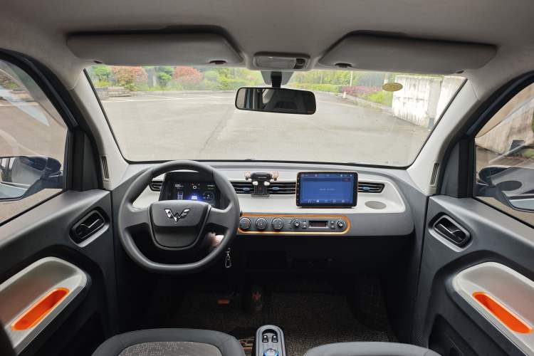 Used Wuling Hongguang MINIEV 2020 Freedom Version Lithium Iron Phosphate Interior 4