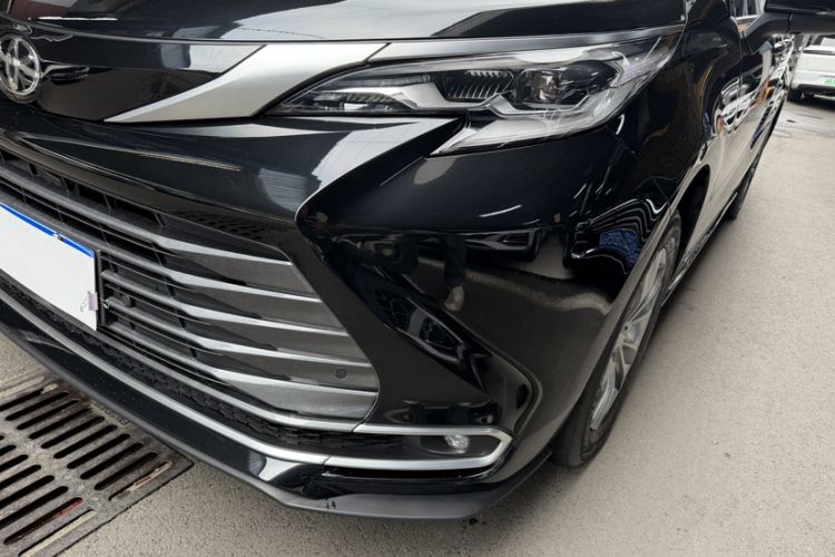 Used Toyota Sienna 2024 2.5L Hybrid Luxury Edition