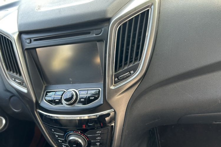 Used CHANGAN CS75 2014 2.0L Manual Luxury Version China IV Standard