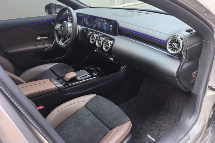 Used Mercedes-Benz A-Class 2020 Restyled A 200 L Sport Sedan Fashion Version Interior 5