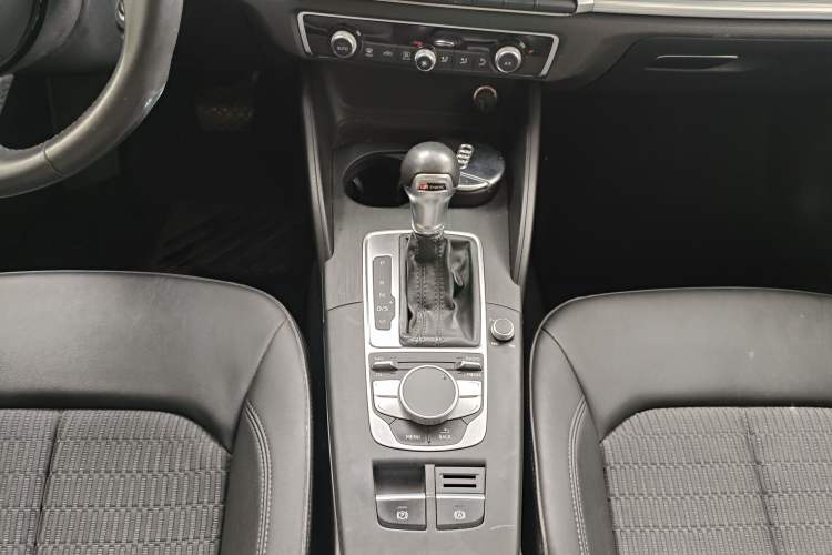 Used Audi A3 2014 Limousine 40 TFSI S line Comfort Model