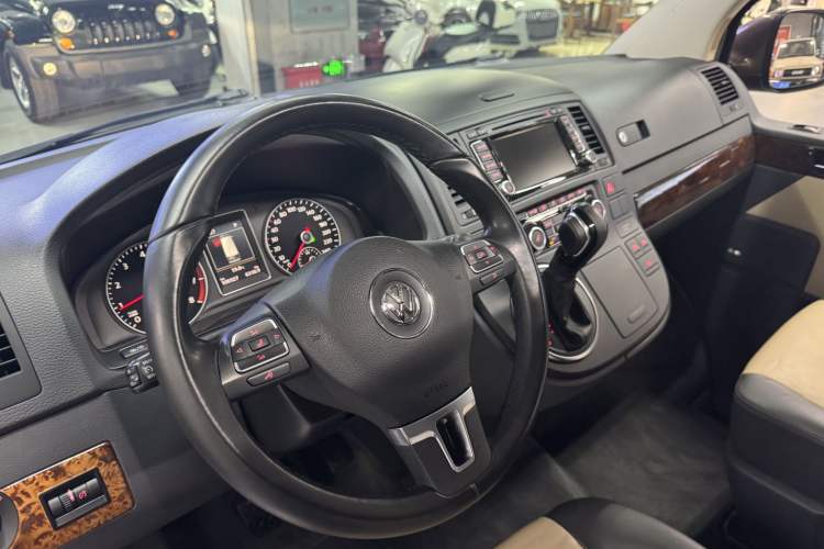 Used Volkswagen Multivan 2012 2.0 TSI Four-Wheel Drive Deluxe Edition