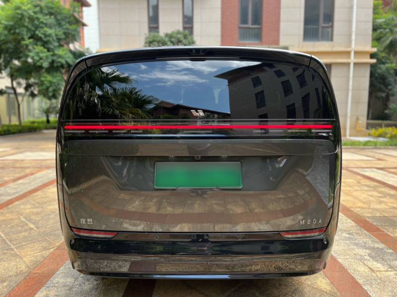 Used Li Auto MEGA 2025 Home Family Special Edition — 29
