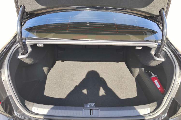 Used Volkswagen Magotan 2023 2 Million Units Limited Edition 330TSI DSG Leading Version Interior 9