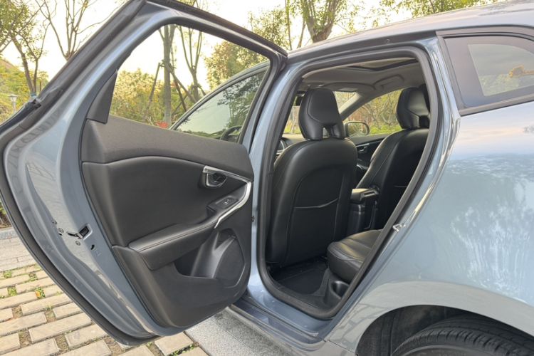 Used Volvo V40 2018 T3 Zhiyi Edition