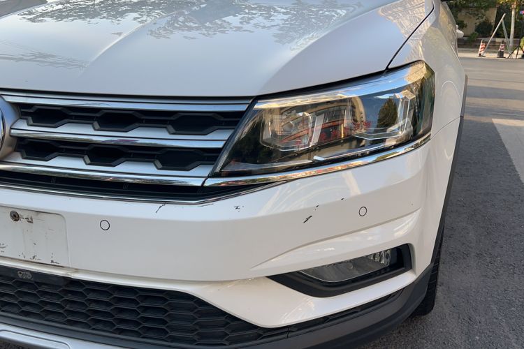 Used Volkswagen Cross Lavida 2017 230TSI DSG Luxury Edition