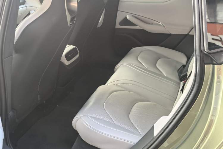 Used Xiaomi Auto SU7 2024 Four-Wheel Drive Ultra-Long Range Advanced Intelligent Driving Max Edition