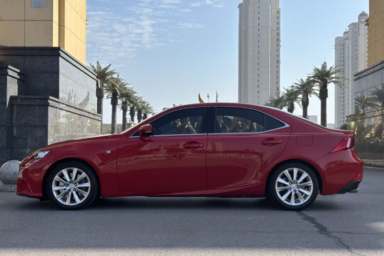 Used Lexus IS 2015 200t F SPORT
