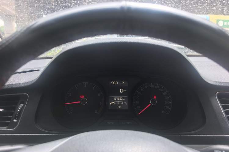 Used Volkswagen Gran Lavida 2015 1.6L Automatic Fashion Edition
