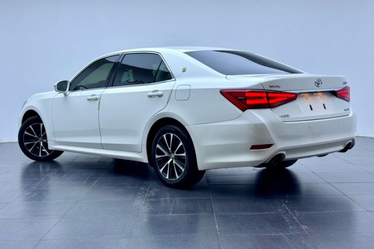 Used Toyota Crown 2018 2.0T Fashion Edition
