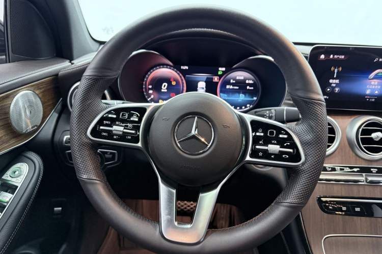 Used Mercedes-Benz GLC 2021 GLC 300 L 4MATIC Dynamic Model Steering Wheel