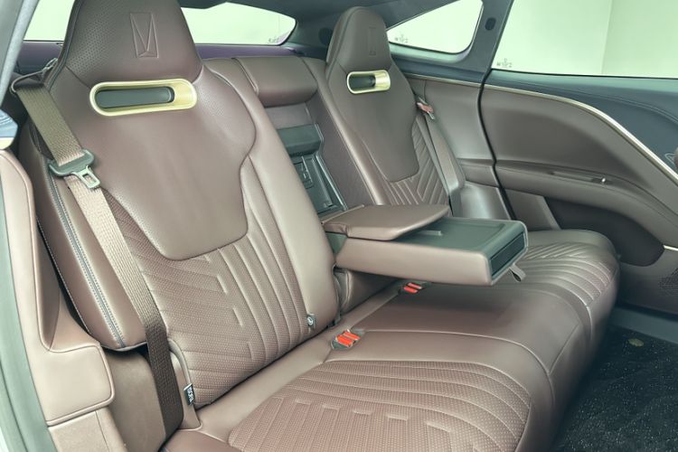 Used Avatr 11 2023 HarmonyOS Version Smart Enjoyment Upgrade Model 90-Degree Rear-Wheel Drive Edition Interior 4