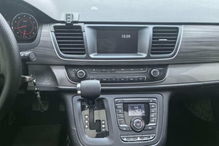 Used SAIC MAXUS G10 2018 PLUS 2.0T Automatic Elite Edition
